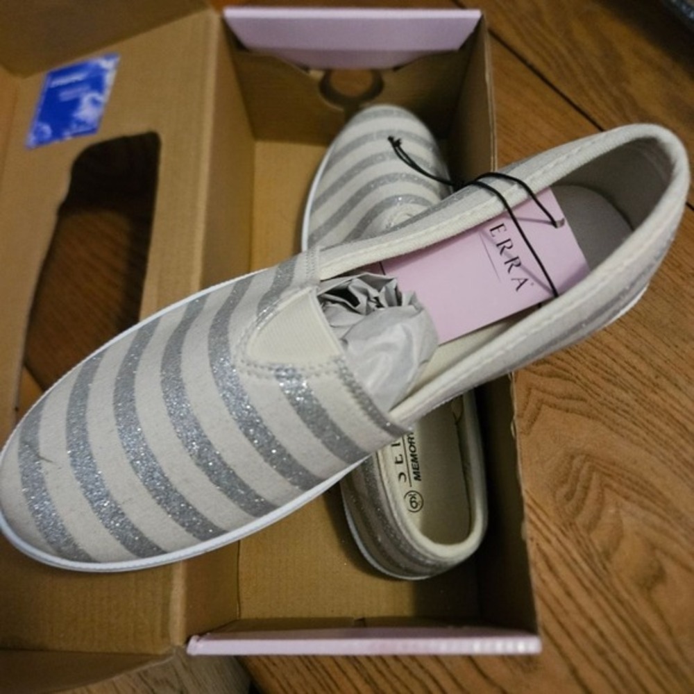 Serra Womens Memory Foam A Line Grey Cream Shoes‎ Size 9 NEW